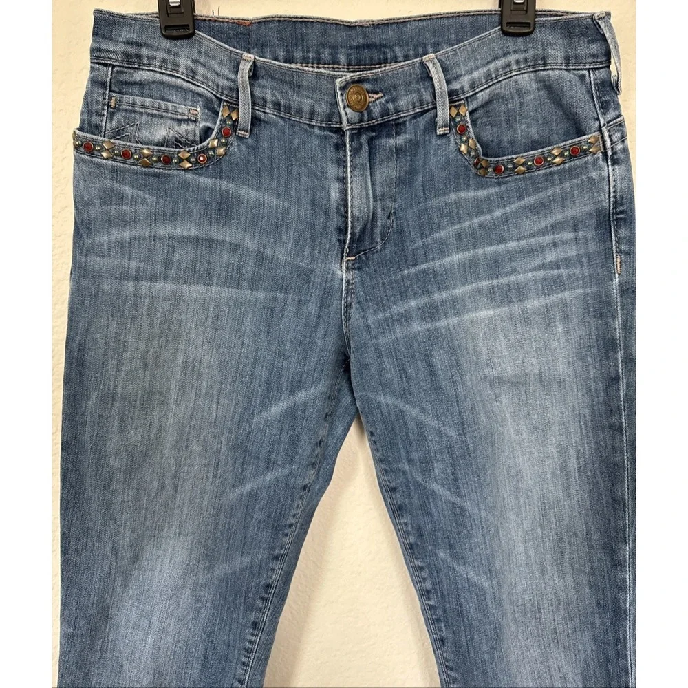 TRUE RELIGION Jeans Womens Size 31 Medium/Light Wash Embellished Pockets CHRISSY